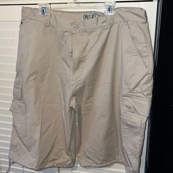 Beyond the limit men’s khaki, cargo shorts size 42 - Picture 1 of 4